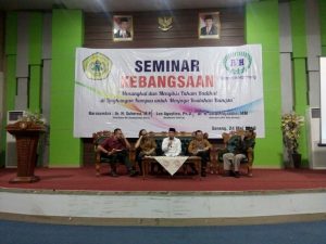 http://www.bantenhariini.id/wp-content/uploads/2018/05/Cegah-Paham-Radikalisme-Muncul-di-Kampus-Untirta-Gelar-Seminar-Kebangsaan_foto-bantenhariini_aep.jpeg