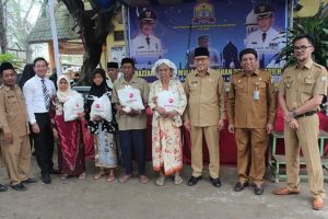 http://www.bantenhariini.id/wp-content/uploads/2018/05/Disperdaginkop-Kota-Serang-Gelar-Bazar-Murah_foto-by.Feby_aep.jpg