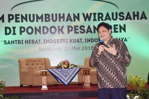 http://www.bantenhariini.id/wp-content/uploads/2018/05/Kemenperin-Dorong-Ponpes-Jadi-Wirausaha-Industri-Baru_Foto-by.Iwan_Aep.BHI_.jpg