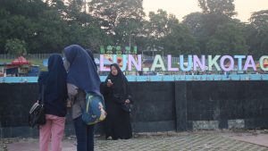 http://www.bantenhariini.id/wp-content/uploads/2018/06/Alun-Alun-Kota-Cilegon-Tempat-Ngabuburit-Asyik-Hingga-Tempat-Berbuga_foto-bantenhariini_aep-BHI.jpg