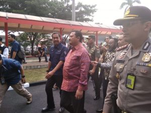 http://www.bantenhariini.id/wp-content/uploads/2018/06/Jelang-Mudik-Lebaran-DPR-Soroti-Kemacetan-di-Bandara-Soekarno-Hatta_foto-bantenhariini_aep.BHI_.jpg
