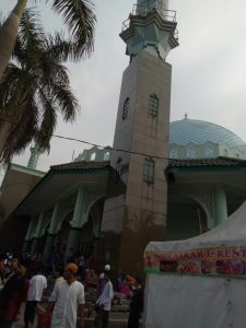 http://www.bantenhariini.id/wp-content/uploads/2018/06/NGABUBURIT-SAMBIL-TADARUS-DI-MASJID-RAYA-AL-AZHOM-TANGERANG_foto-aep-bantenhariini_BHI.jpg