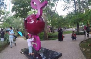 http://www.bantenhariini.id/wp-content/uploads/2018/06/Pesona-Taman-Potret-Jadi-Destinasi-Ngabuburit-di-Tangerang_foto-bantenhariini_BHI_aep.jpg