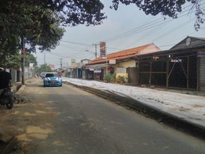 Pedagang Keluhkan Peningkatan Struktur Beton Jalan Bhayangkara_Foto Bantenhariini_Aep.BHI