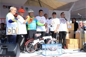 Ribuan Orang Ikuti Funbike Pilkada Damai Kota Tangerang 2018_Foto Bantenhariini