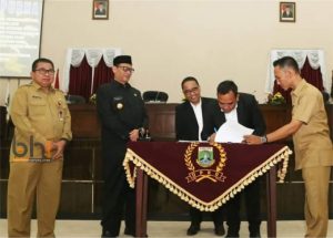 foto bantenhariini Perda Infrastruktur Disetujui, Wahidin Yakin Pembangunan Jalan Segera Tuntas